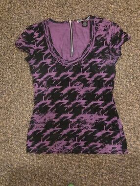 Hot Topic fitted tee  zipper neck SZ M